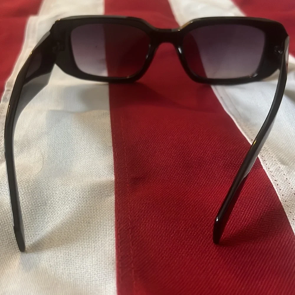 Sunglasses - Picture 3 of 14